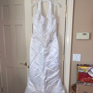 Wedding dress with train, gloves and veil